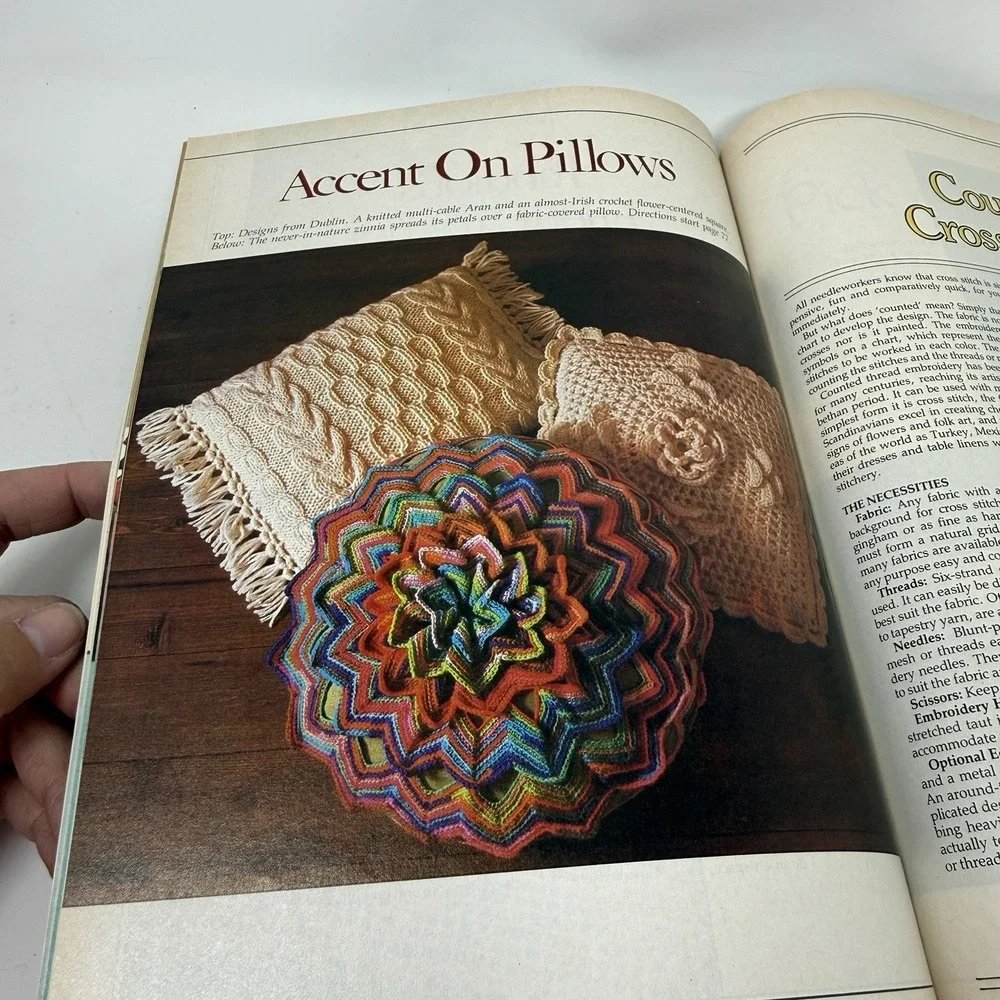 Vintage 1983 Woman's Day Super Special GRANNY SQUARES & Magazine September